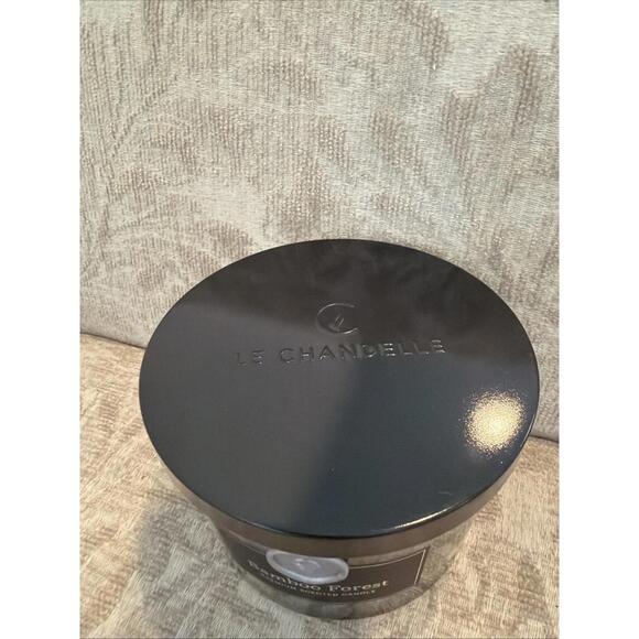 Bamboo Forest Scented Candle 15 oz Premium Glass Jar w/ Lid Le Chandelle New - Picture 2 of 3